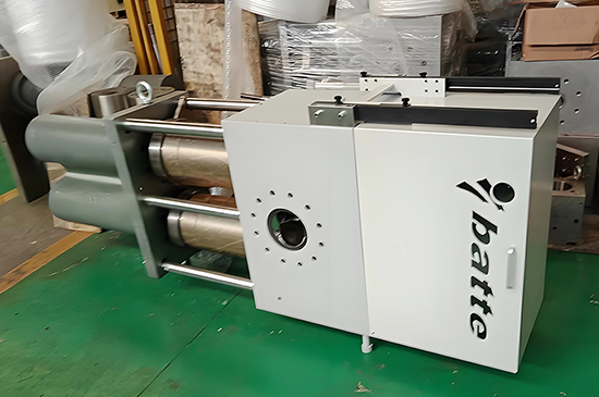 擠出機加換網器：保設備穩(wěn)生產省成本